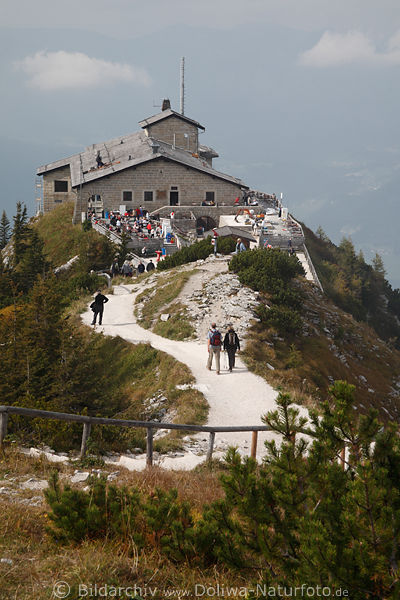 Kehlstein Berggaststtte Wanderweg bizarre Felswelt vorderen Mandlgrats Touristen