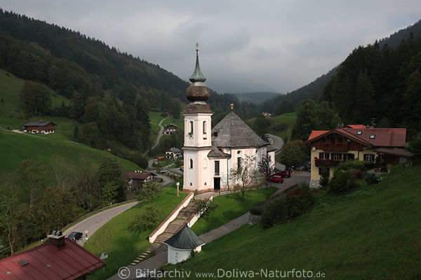Maria Gern Wallfahrtskirche in grnen Bergtal Wiese Bauernhuser nah Berchtesgaden