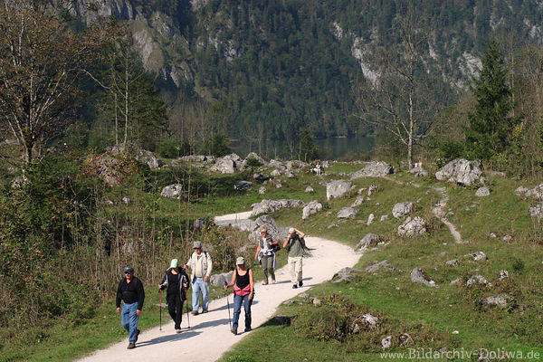 Wandertour Knigssee-Obersee Naturpfad Wanderer in Nationalpark Berchtesgaden