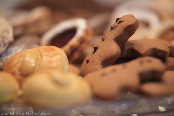 Lebkuchen Keks-Kaspar in Foto Fokus Schrfe Design braun Weihnachtsgebck mit Schokoverzierung