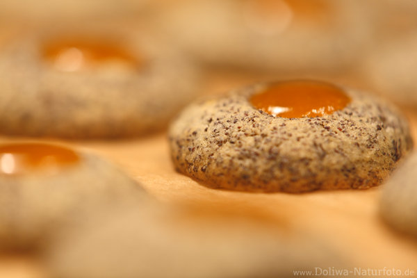 Mohnkekse Foto Design Makrobild Adventsgebck mit Marmelade Weihnachtsbckerei Backprodukt