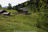 1202870_Waisacher Alm Landschaftsfoto grne Naturidylle Htte am Wald Grnwiesen in Krnten Gailtaler Alpen