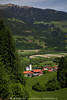 1202740_Waisach Dorfhäuser Kirche Foto in grüner Drautal Kärntens Alpenlandschaft mit Gaugen Bergblick