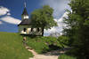 Antonius-Kapelle Treppe Wanderin Alpen Berglandschaft Wilder-Zahmerkaiser Naturidylle