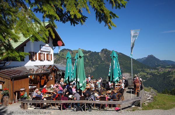 Allgu Hornalpe Gasthaus-Terrasse Berge Gipfelsicht bis Oberjoch