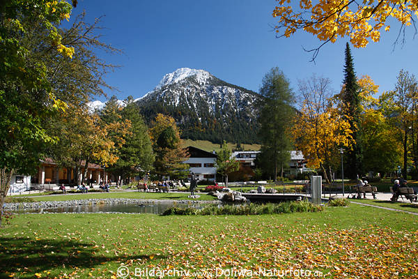 Oberstdorf Kurpark Herbstfarben unter Allguer Berg Alpenlandschaft