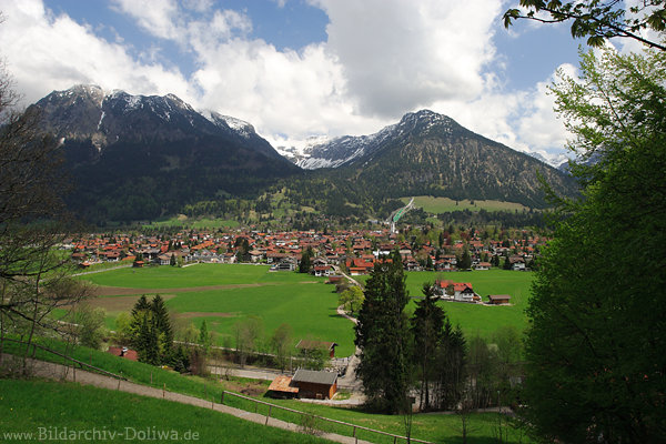 Alpenkulisse Allgu Bergestadt Oberstdorf-Foto Grnewiesen Wanderpfade Frhling-Naturidylle