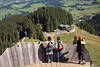 Alpspitze Aussichtsplattform Besucher über Allgäu Naturpanorama in Tiefe Berghütte Gipfelsich