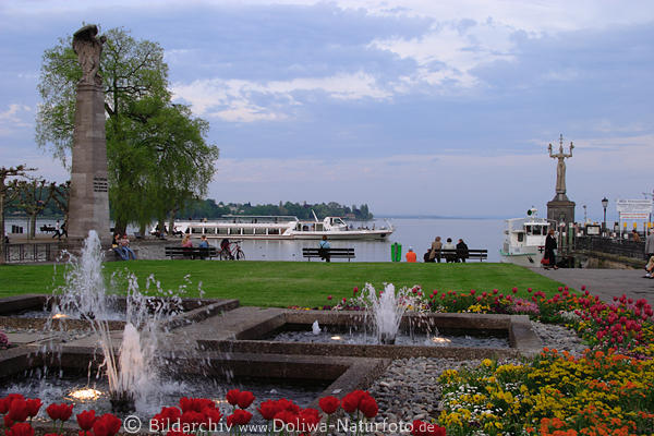 Konstanz Port-Promenade am Bodensee Fontnen Denkmler Schiffe Grnflche bunte Blumen
