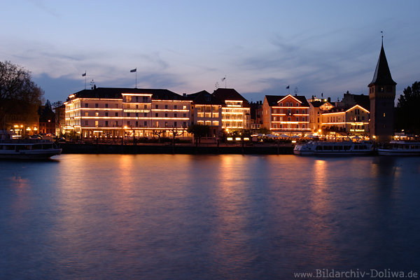 Lindau Hafen-Romantik Image Nachtlichter Spiegelung in Wasser Bodensee Hotels am Ufer