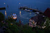 Meersburg Hafen Mole am Burg Abendstunde Nachteinbruch Dämmerung über Wasser