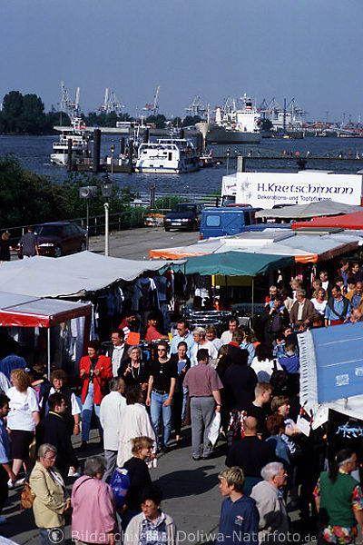 Hamburg Fischmarkt Hafenblick Elbe Schiffe Menschen Bummel