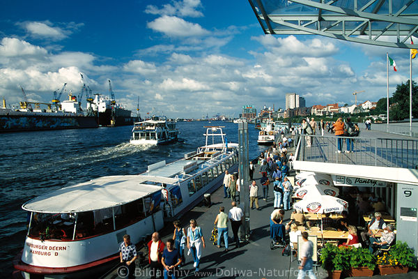 Hamburger Deern Schiffsanleger Elbe Landungsbrcken Touristen