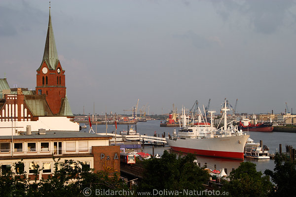 Cap San Diego, Kirche, Elbblick, Hafen, Museumsschiff, Hamburg, Fluss, Wasserlandschaft