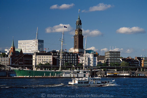 Hamburger Michel Kirchturm St. Michaelis Kirche ber Elbe Wasser Landschaft