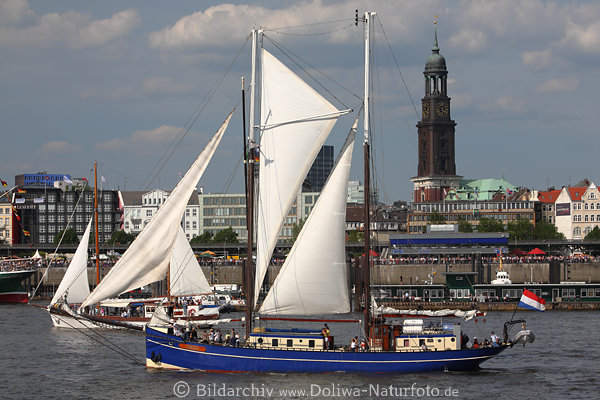 Segeljacht Oban Segelschiff Parade vor Michel Hafengeburtstag Hamburg Elbe Reisebild