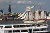 Schiffsparade Hafengeburtstag Hamburg Elbe Landungsbrücken Mare-Frisium vor Michel-Kirchturm