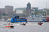 Schlauchboote, Louisiana-Star Dampfer Elbfahrtparade an Landungsbrücken, Hafengeburtstag Bild
