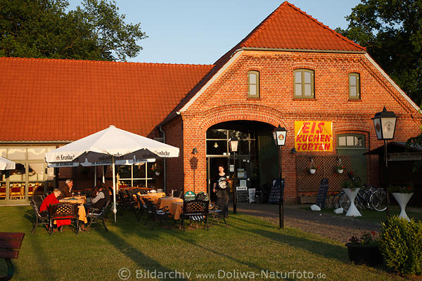 Hafencaf Biergarten Einkehr-Idylle Gpelhaus am Elbe-Fhrhafen Neu Darchau