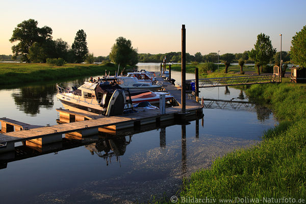 Kateminer Mhlenbach Wasserfluss Elbmndung Landschaftsbild Jachten Bootssteg
