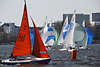 Alsterregatta bunte Segel in Wind Boote Treiben auf Wellen Außenalster in Hamburg