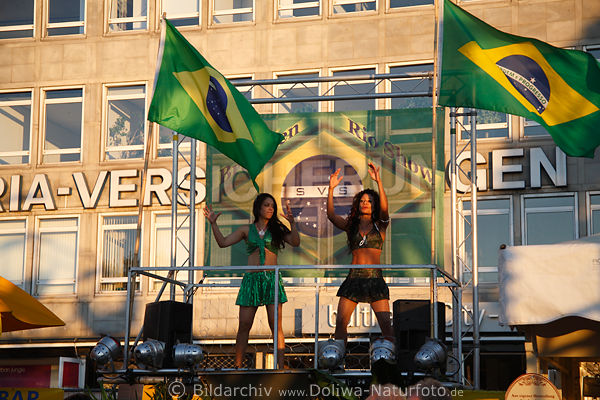 Alstervergngen Rio Show Tnzerinnen aus Brasilien auf Bhne