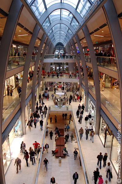 Europa-Passage Neues Einkaufszentrum tolles Baudesign an der Alster in Hamburg