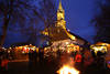 Weihnachtsmarkt Bergen Kirche Advent-Lagerfeuer Nachtlichter
