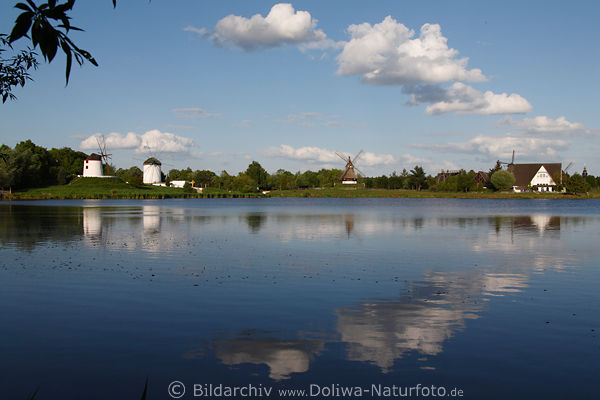 Mhlensee Wasser Landschaft Fotografie Blick auf Wind-Mhlen Museum unter Wolken