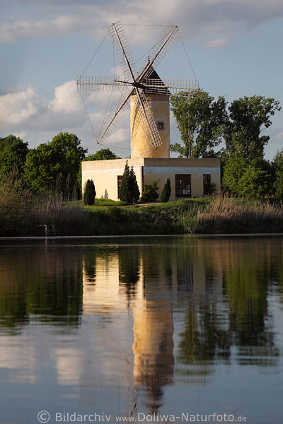 Balearische Windmhle Moli de Tramuntana volle Schnheit Spiegelung in Wasser Gifhorner See
