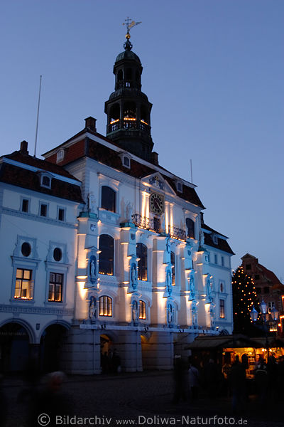 Lneburg Rathaus in Blaulichter Weihnachtszeit Am Markt