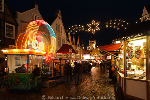 Verden bunte Dekorlichter Adventszeit Weihnachtsmarkt Foto Illumination am Rathauspalatz