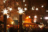 Weihnachtsmarkt Sterne Lichtstimmung Nachtfoto Lüneburg St.Johannis-Kirche Adventsmarkt