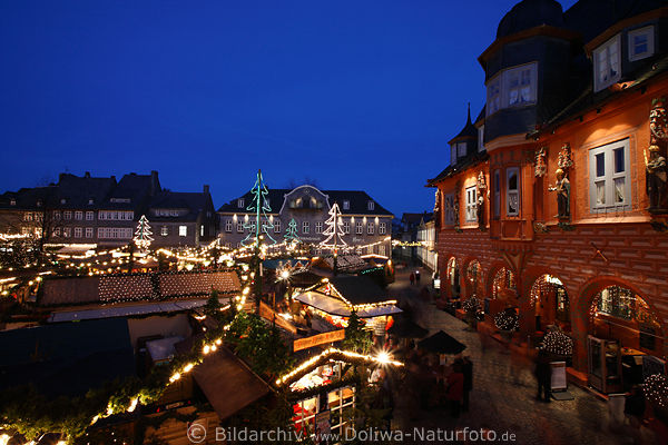 Goslarer romantischer Weihnachtsmarkt Fotos Marktplatz Rathaus Lichter blaue Stunde Panorama