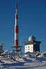 101934_Brocken Gipfel Harzgebirge Turm Antennen über Schnee Winterbild