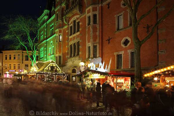 Oldenburger Weihnachtsmarkt Nachtlichter Adventsmarkt um Lamberti-Kirche