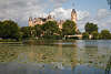 Schwerin Schloss Burgsee grüne Wasserinsel Landschaftsfoto