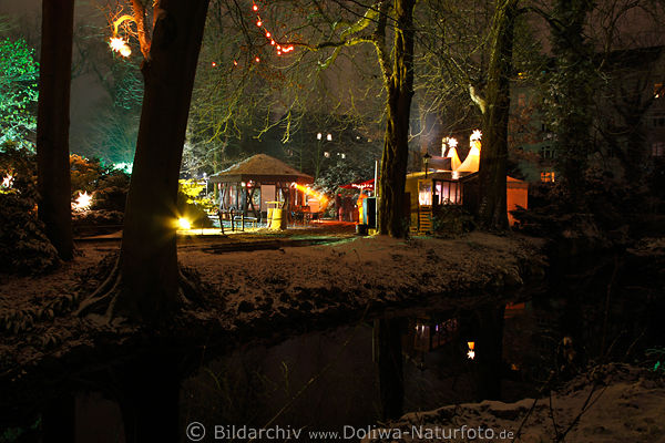 Bergedorfer Adventsmarkt Winterstimmung im Schlosspark Foto Weihnachtsstnde hinter Wassergraben