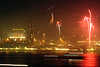 Neujahrs Feuerwerke im Hamburger Hafen an den Landungsbrücken