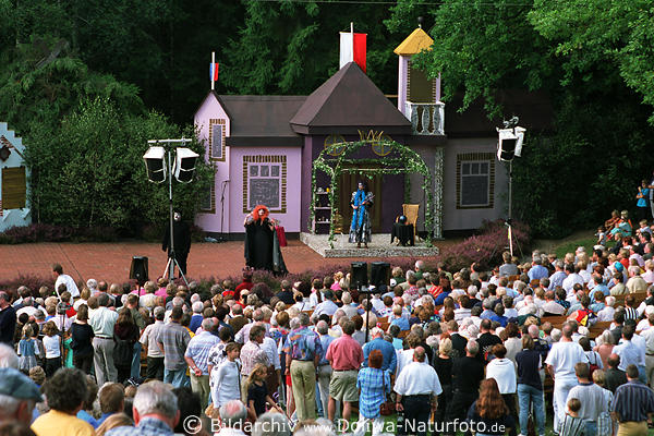 Heidebltenfest Bhnenstck Auffhrung auf Freilichtbhne in Hpen Foto Freilichttheater 1999
