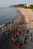 703787_ Misdroy langer Strand Blick mit spielenden Kinder in Foto von Polens Ostsee Urlaub