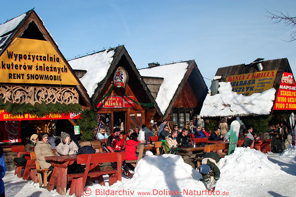 Zakopane Gubalwka Berghtten Schnee Winterfoto mit Touristen im Sonnenschein