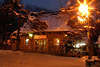40609_Weihnachtszeit Nachtlichter Romantik in Zakopane Foto: Andenken-Kiosk in Krupówki Fussgängerzone