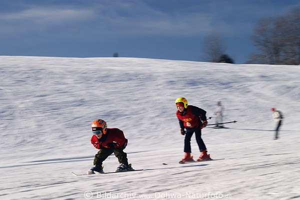 Junge Skifahrer Foto: Kinder Skifahren auf Skipiste in Zakopane Winterbild, Gubalwka Skiabfahrt
