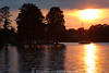 Reichensee Sonnenuntergang Abendstimmung mit Segelboot in Wasserlandschaft Romantik Ostpreussen