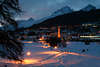 901147_ St. Moritz-Bad Winter romantische Schneewege Nachtlichter Foto
