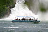 Rheinfall Schifffahrt Fotografie Felsenfahrt Bootsfahrt zum Wasserfall vor Gischt Wassermassen des Rheins
