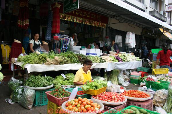 Thailand-Markt Gemse-Obststand in Bangkok Foto Thai-Verkuferinnen aus Ostasien