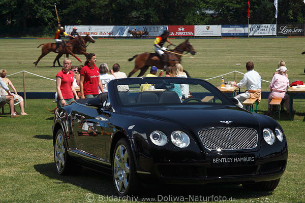 805191 Schicke Autos wie Bentley Cabrio Limousine in Schwarzlack in Bild auf