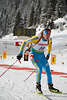 815147_Andriy Deryzemlya Foto Ukraine Team Biathlet dynamisches Sportbild im Skilauf auf Weltcup Schiloipe